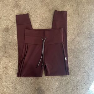 Vuori Daily Leggings - size small